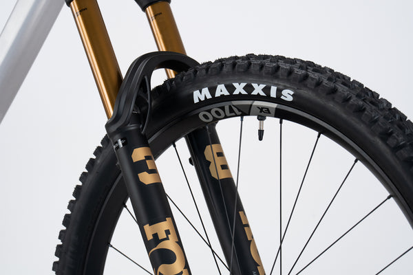 Madonna V3.2 Fox Factory Rolling Chassis