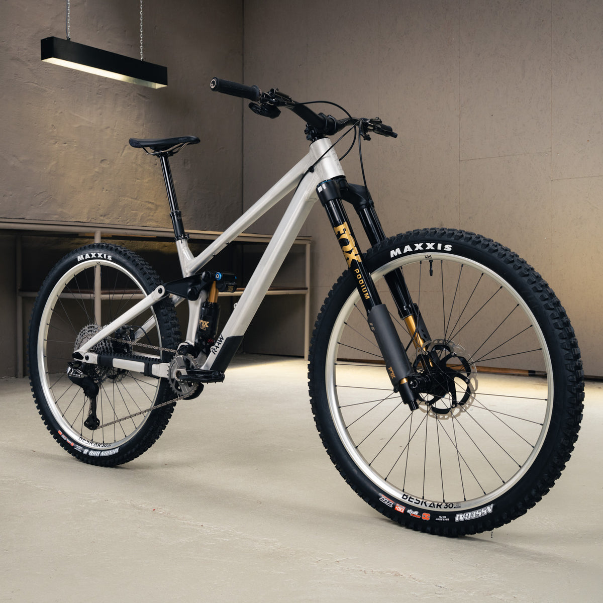 Madonna V3.2 Fox Podium Build – RAAW Mountain Bikes