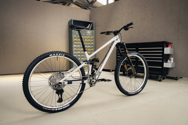 Madonna V3 Fox Podium Build