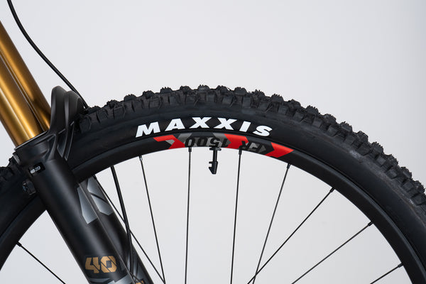 Yalla!! V2 Fox Factory Complete Bike